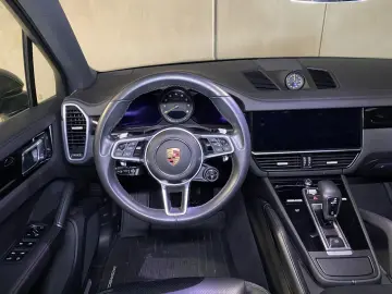 PORSCHE Cayenne E-Hybrid   Hinterachslenkung   PDCC