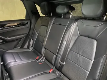 PORSCHE Cayenne E-Hybrid   Hinterachslenkung   PDCC