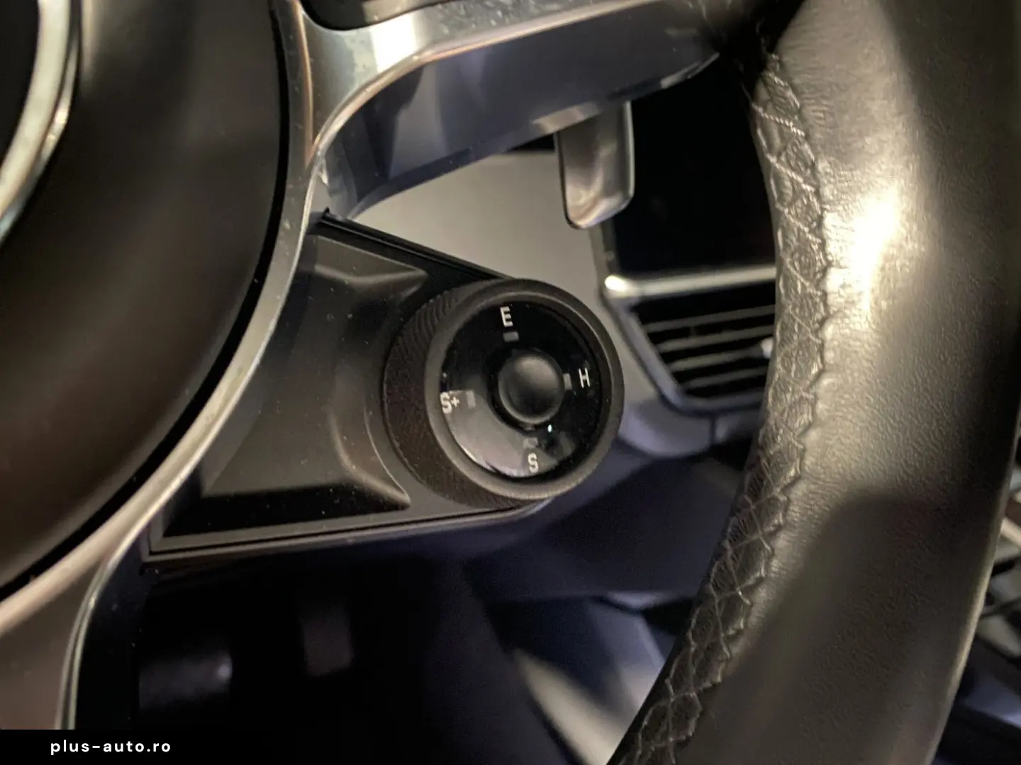 PORSCHE Cayenne E-Hybrid   Hinterachslenkung   PDCC