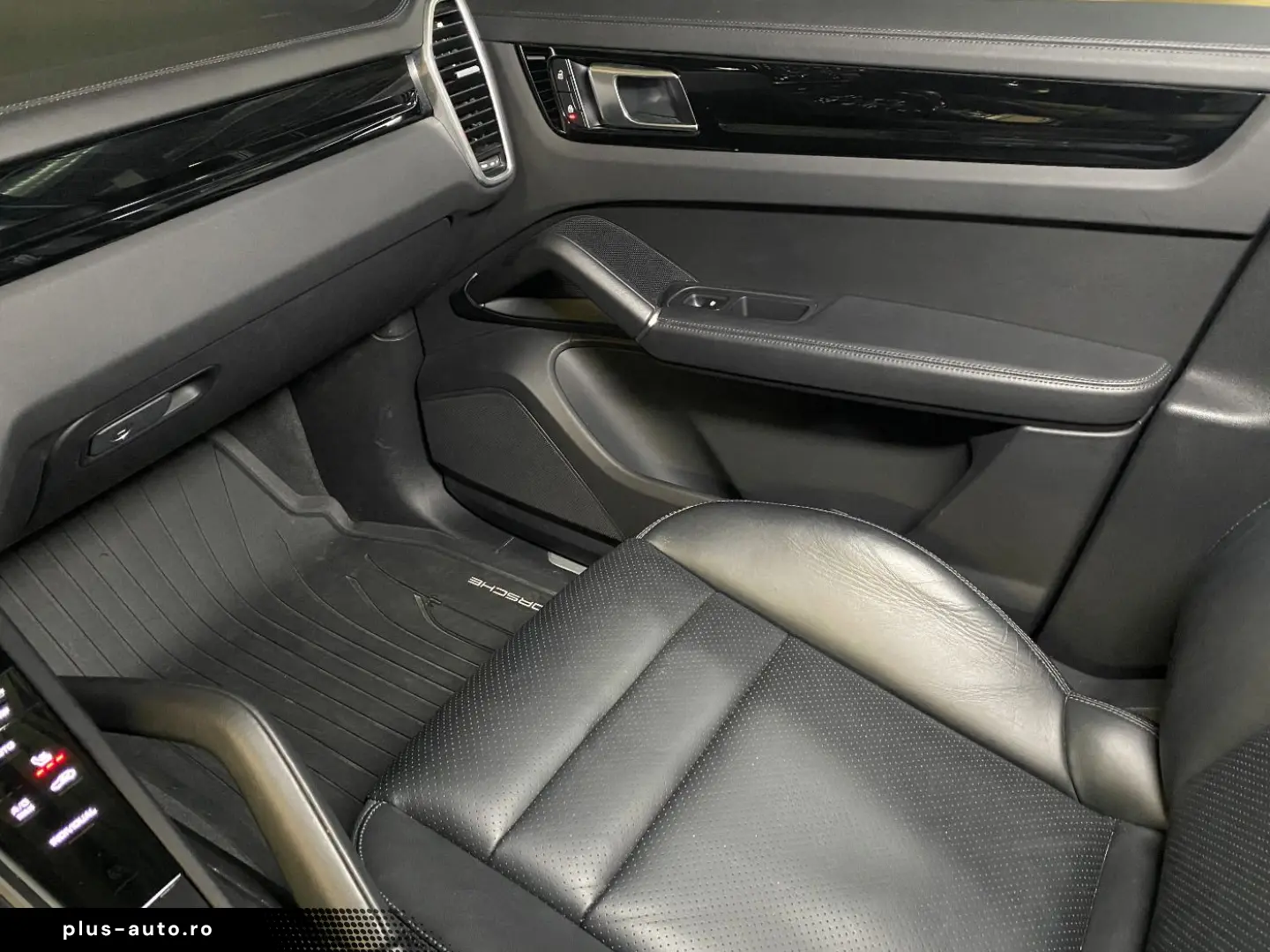 PORSCHE Cayenne E-Hybrid   Hinterachslenkung   PDCC