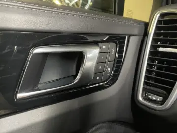 PORSCHE Cayenne E-Hybrid   Hinterachslenkung   PDCC