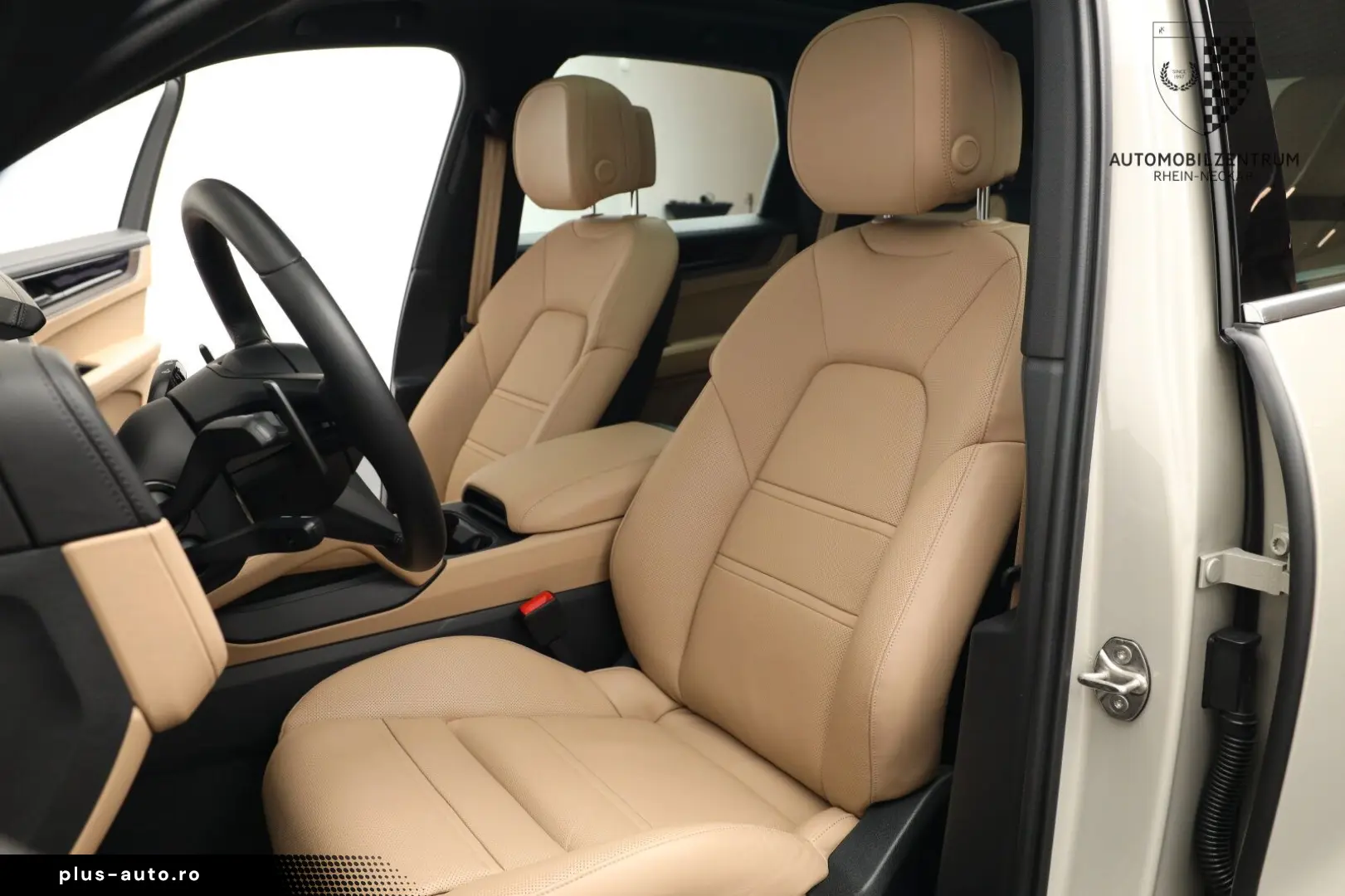 PORSCHE Cayenne InnoDrive Panorama 360Kam BOSE Keyless