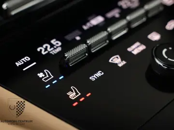 PORSCHE Cayenne InnoDrive Panorama 360Kam BOSE Keyless