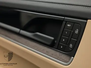 PORSCHE Cayenne InnoDrive Panorama 360Kam BOSE Keyless