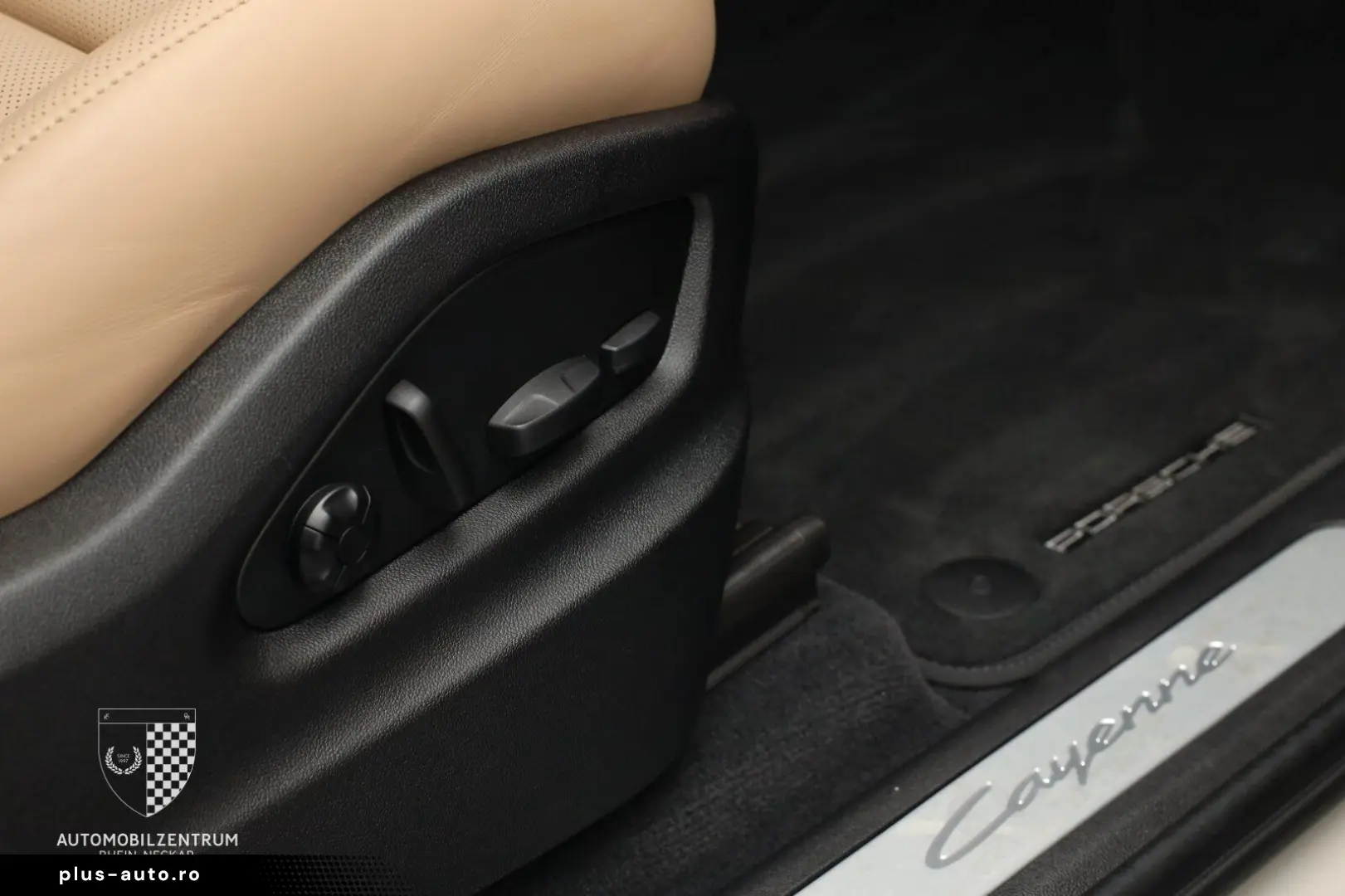 PORSCHE Cayenne InnoDrive Panorama 360Kam BOSE Keyless