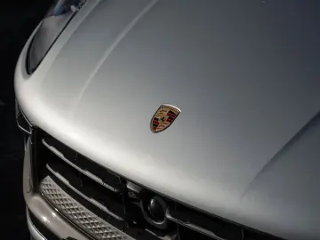 PORSCHE Macan T Standheizung Surround View AHK LED