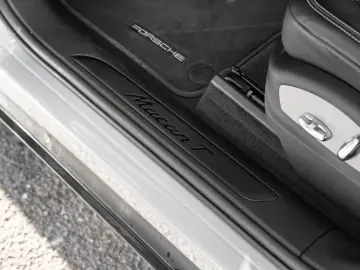 PORSCHE Macan T Standheizung Surround View AHK LED