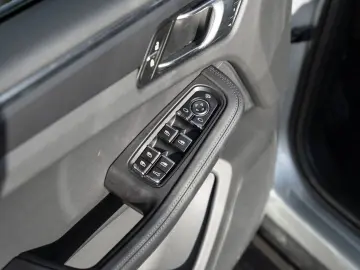 PORSCHE Macan T Standheizung Surround View AHK LED