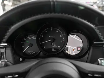 PORSCHE Macan T Standheizung Surround View AHK LED