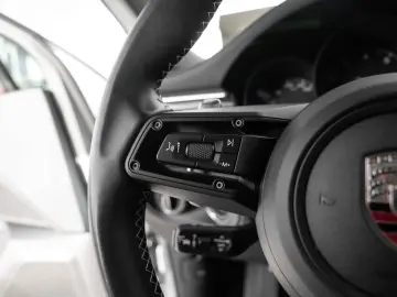 PORSCHE Macan T Standheizung Surround View AHK LED