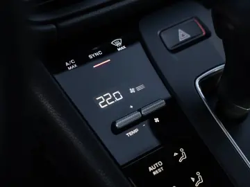 PORSCHE Macan T Standheizung Surround View AHK LED