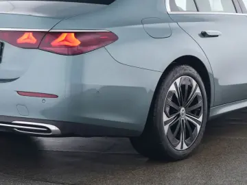 MERCEDES-BENZ E 300 e Avantgarde HeadUp FahrassPlus 19 Zoll