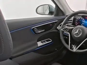 MERCEDES-BENZ E 300 e Avantgarde HeadUp FahrassPlus 19 Zoll