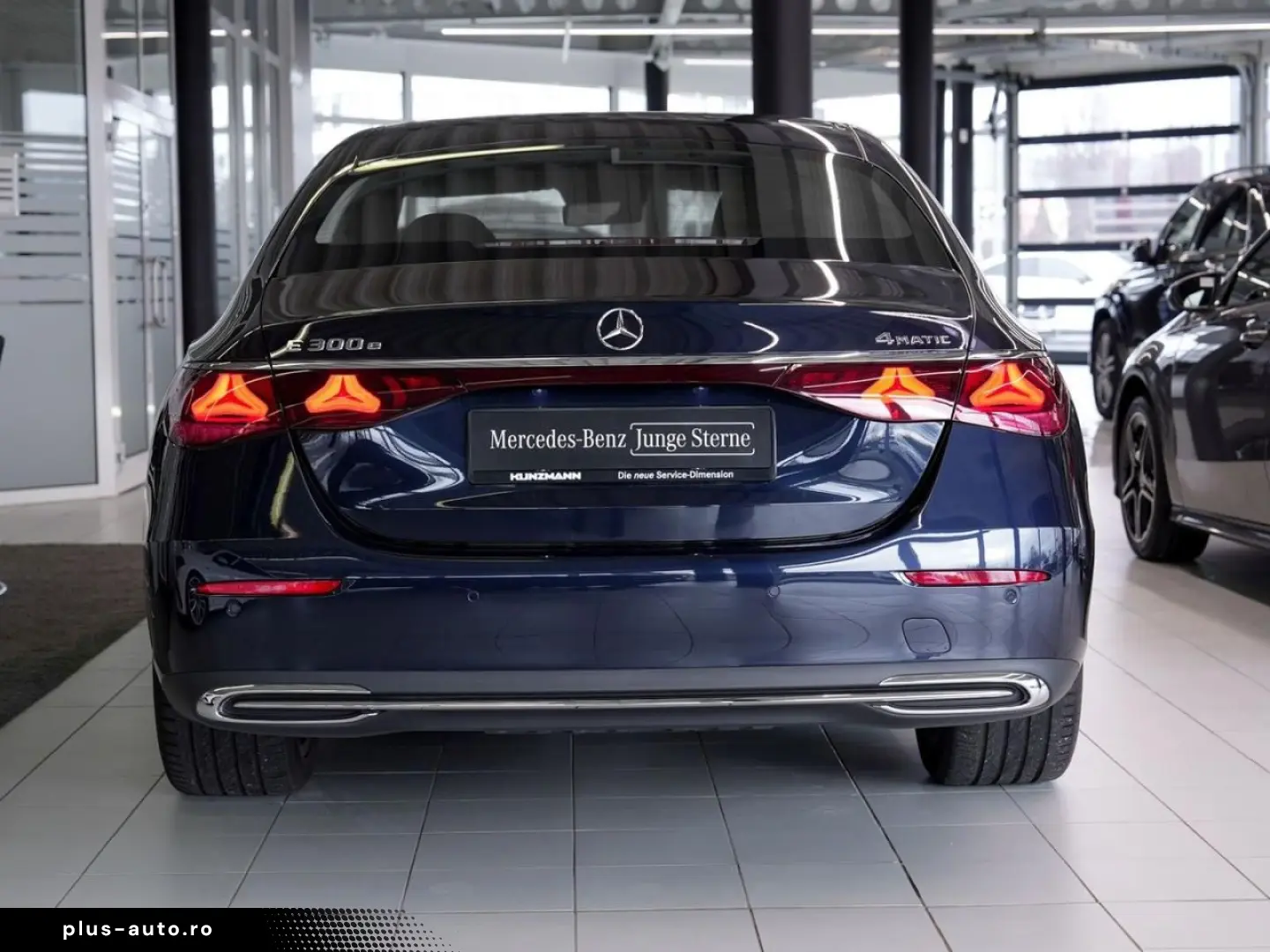 MERCEDES-BENZ E 300 e 4M Avantgarde Distronic HeadUp&hellip;