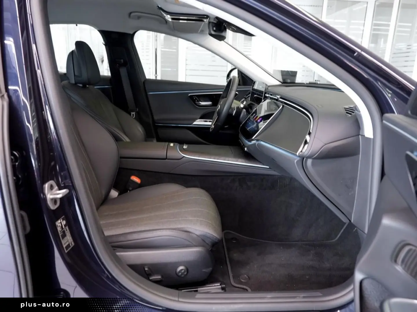 MERCEDES-BENZ E 300 e 4M Avantgarde Distronic HeadUp&hellip;