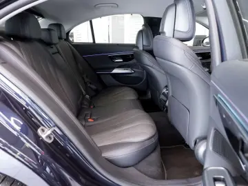 MERCEDES-BENZ E 300 e 4M Avantgarde Distronic HeadUp&hellip;