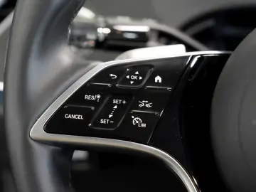 MERCEDES-BENZ E 300 e 4M Avantgarde Distronic HeadUp&hellip;