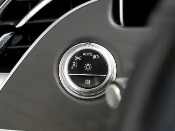 MERCEDES-BENZ E 300 e 4M Avantgarde Distronic HeadUp&hellip;