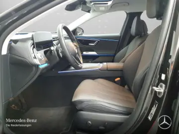 MERCEDES-BENZ E 300 e Avantgarde Adv. DISTR Ambiente  RFK