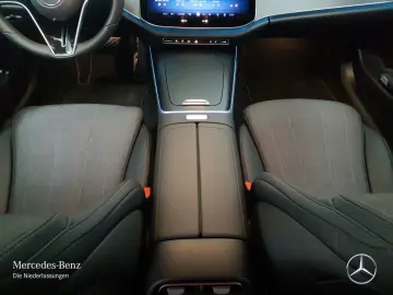 MERCEDES-BENZ E 300 e Avantgarde Adv. DISTR Ambiente  RFK