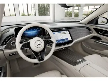 MERCEDES-BENZ E 400 e 4M EXCLUSIVE Pano AIRM 360 DIGITAL HAL