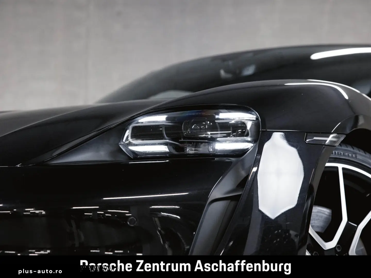 PORSCHE Taycan Performancebatterie  Bose Panoramadach