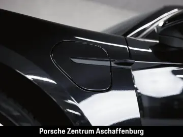 PORSCHE Taycan Performancebatterie  Bose Panoramadach