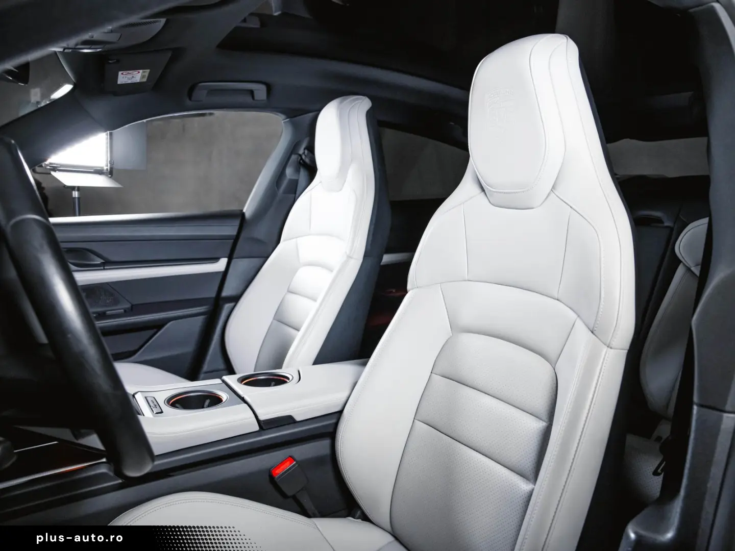 PORSCHE Taycan Performancebatterie  Bose Panoramadach