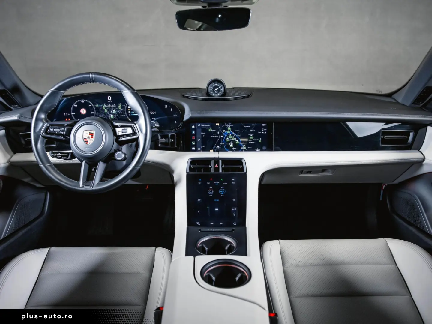 PORSCHE Taycan Performancebatterie  Bose Panoramadach