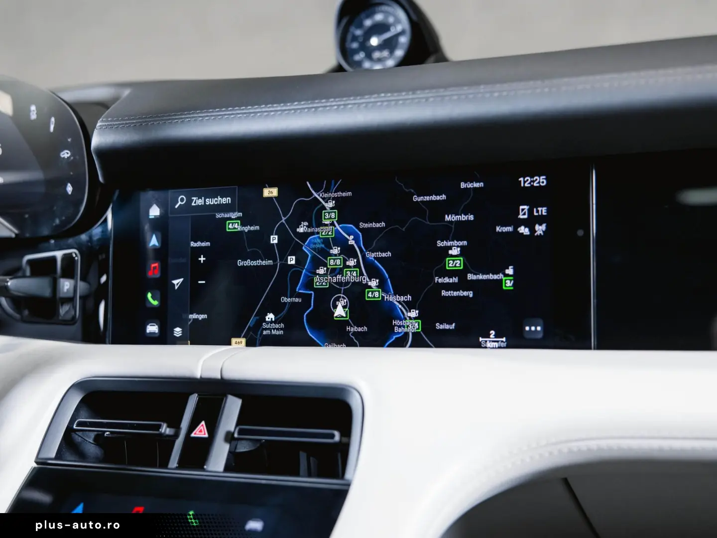 PORSCHE Taycan Performancebatterie  Bose Panoramadach
