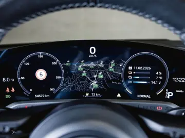 PORSCHE Taycan Performancebatterie  Bose Panoramadach