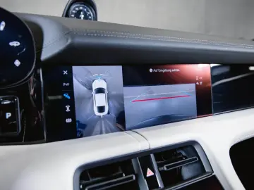 PORSCHE Taycan Performancebatterie  Bose Panoramadach