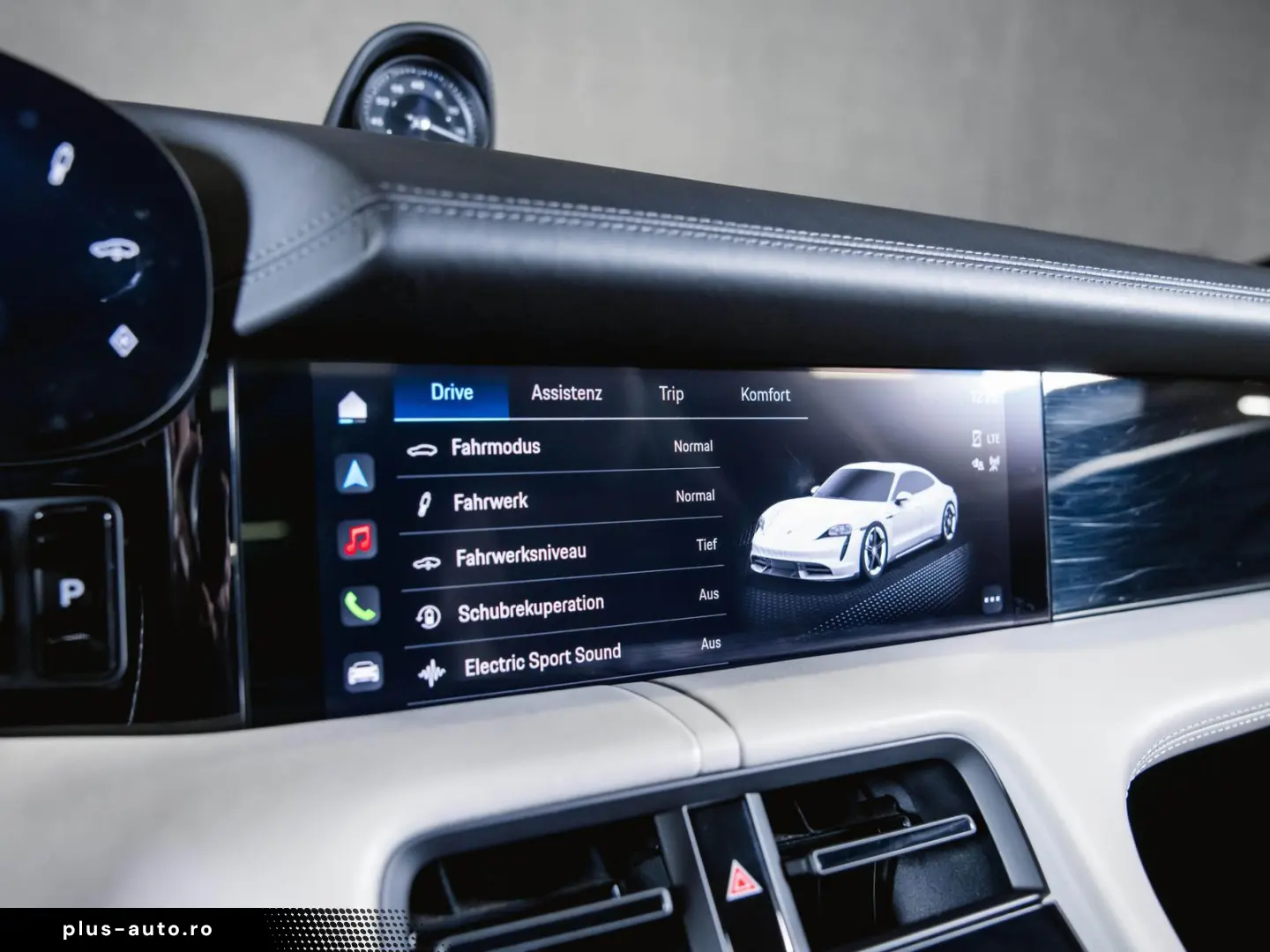 PORSCHE Taycan Performancebatterie  Bose Panoramadach