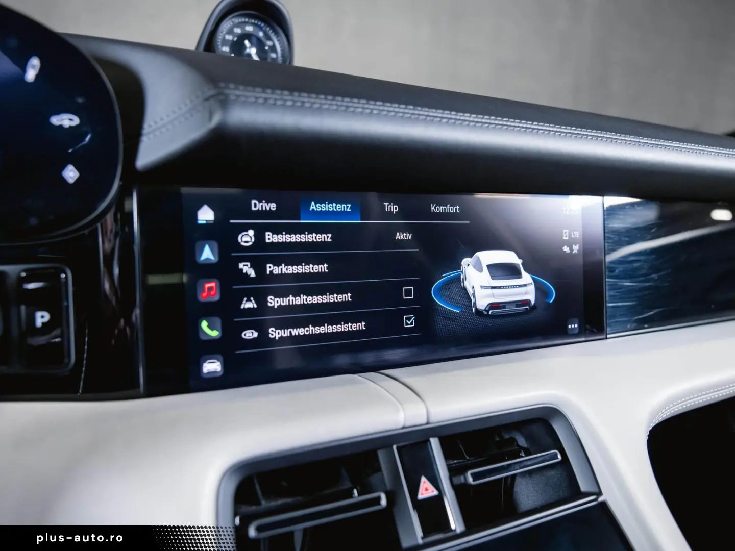 PORSCHE Taycan Performancebatterie  Bose Panoramadach