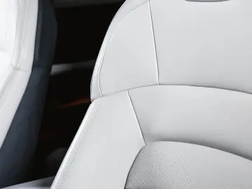 PORSCHE Taycan Performancebatterie  Bose Panoramadach