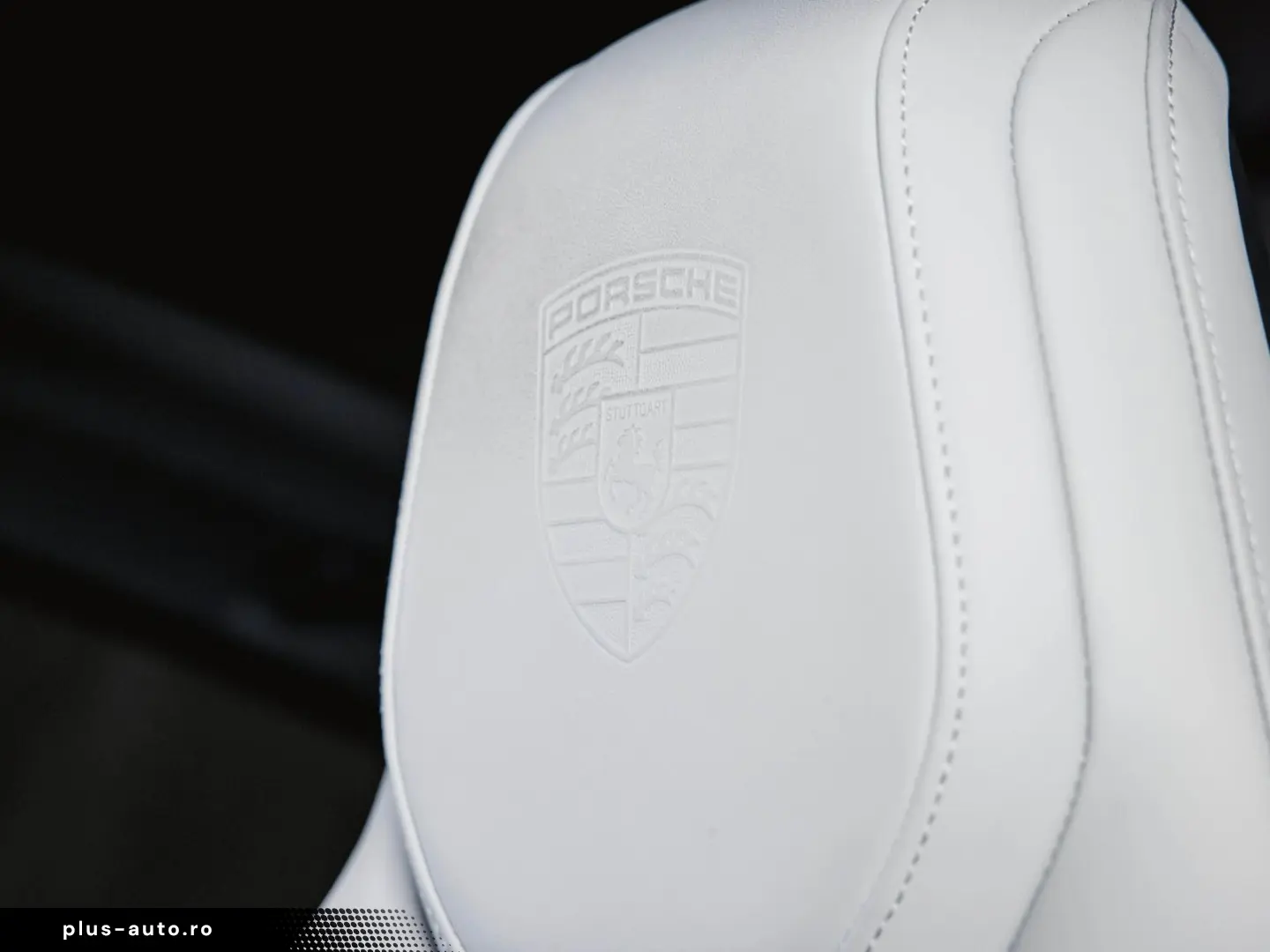 PORSCHE Taycan Performancebatterie  Bose Panoramadach