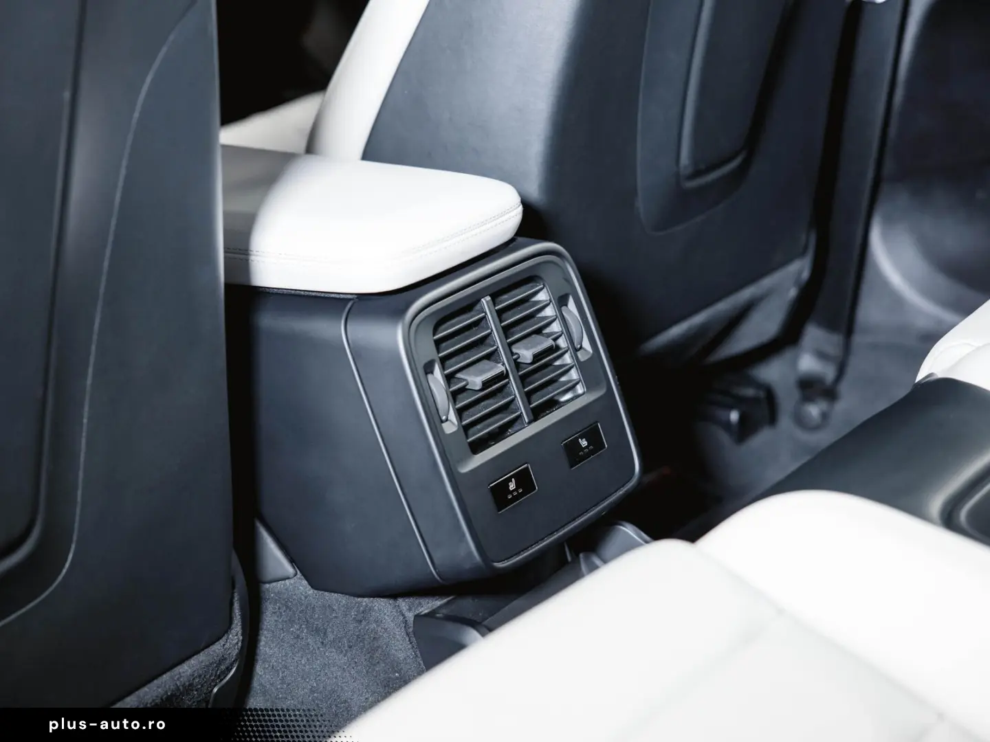 PORSCHE Taycan Performancebatterie  Bose Panoramadach