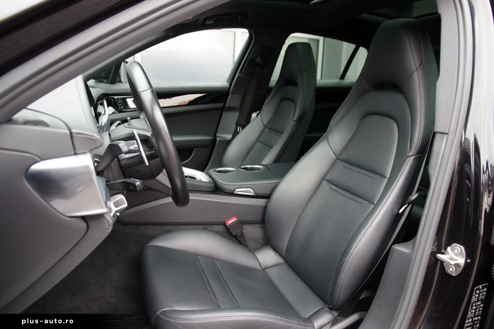 PORSCHE Panamera 4S E-Hybrid InnoDri Pano Approved11 26