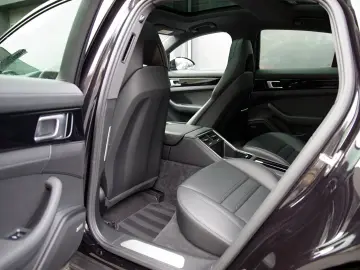 PORSCHE Panamera 4S E-Hybrid InnoDri Pano Approved11 26