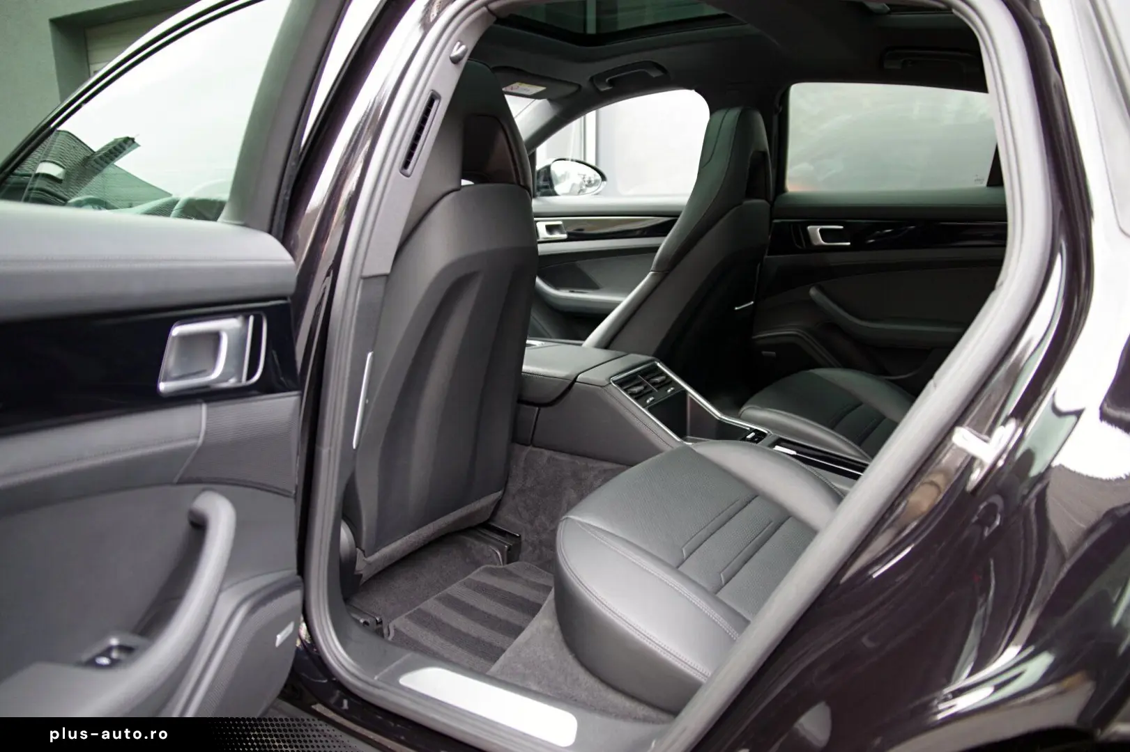 PORSCHE Panamera 4S E-Hybrid InnoDri Pano Approved11 26