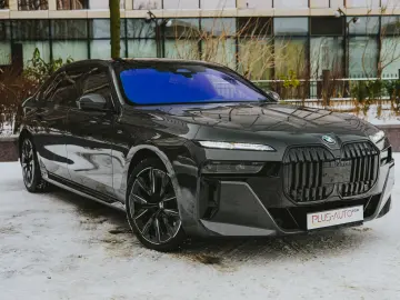 BMW 740d xDrive M Sport Pro  TV  B&W Diamond