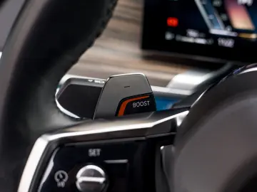 BMW 740d xDrive M Sport Pro  TV  B&W Diamond