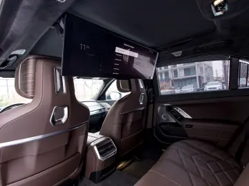 BMW 740d xDrive M Sport Pro  TV  B&W Diamond