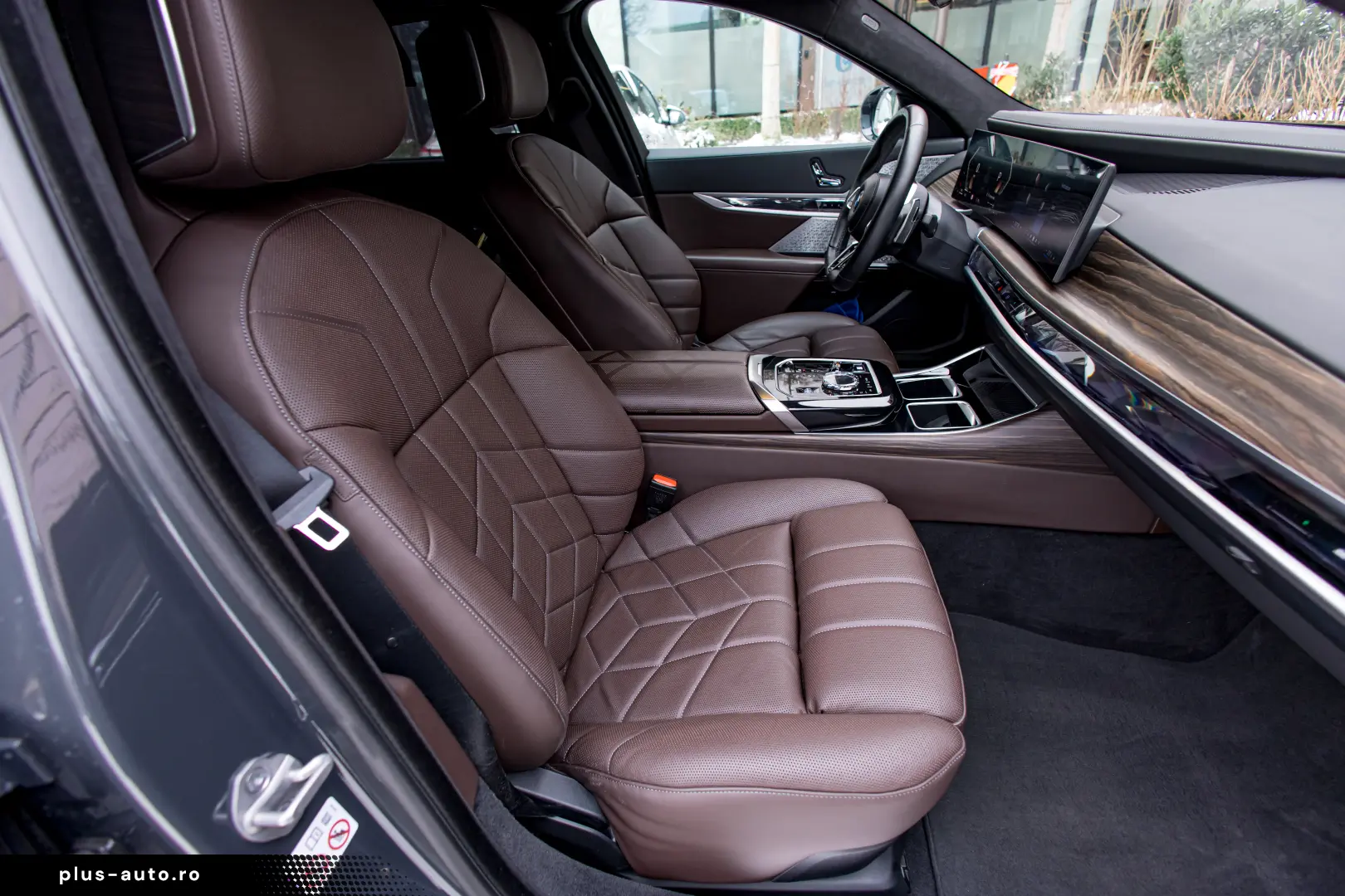 BMW 740d xDrive M Sport Pro  TV  B&W Diamond