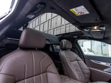 BMW 740d xDrive M Sport Pro  TV  B&W Diamond