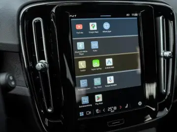 Volvo XC40 Core Recharge