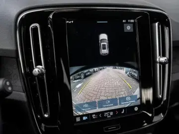 Volvo XC40 Core Recharge