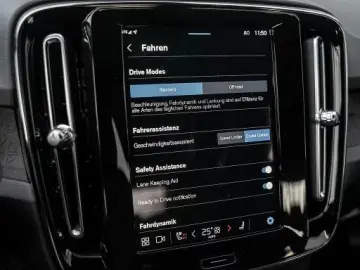 Volvo XC40 Core Recharge