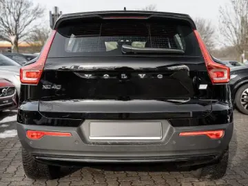 Volvo XC40 Core Recharge