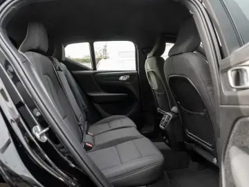 Volvo XC40 Core Recharge